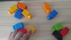 Julieta's first solution to 12 cookies shared among 4 people